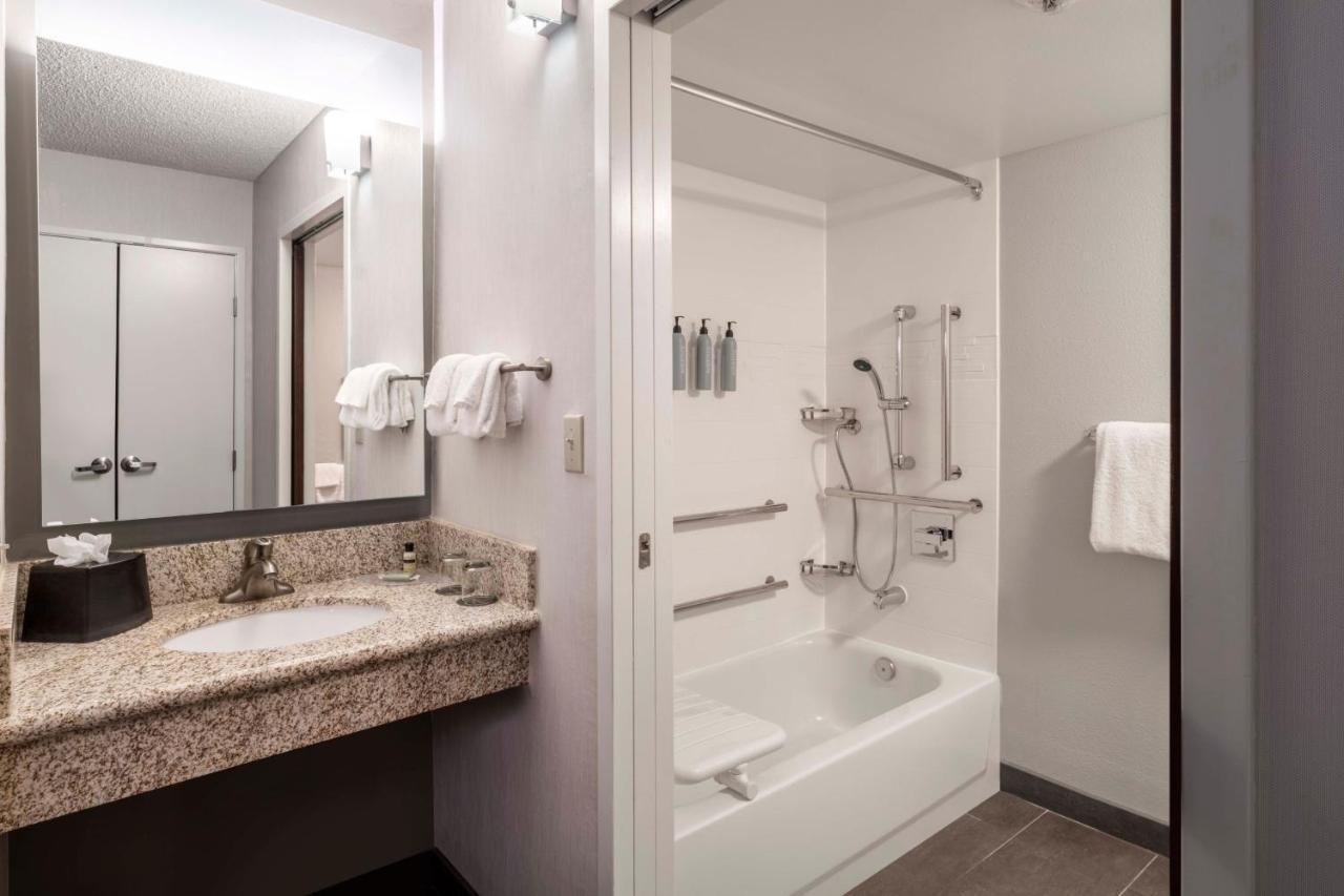 Courtyard Denver Southwest/Лейкуд Екстериор снимка