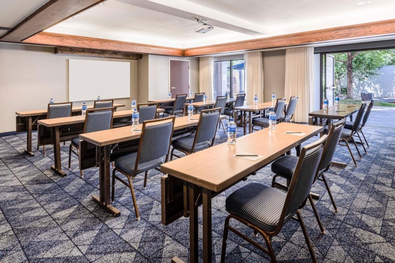 Courtyard Denver Southwest/Лейкуд Екстериор снимка